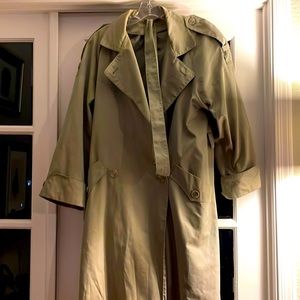 Ladies raincoat/trench Beige
